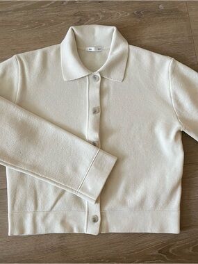 Classic Cream Button-Front Women's Knit Sweater / Cardigan - GU - SMALL